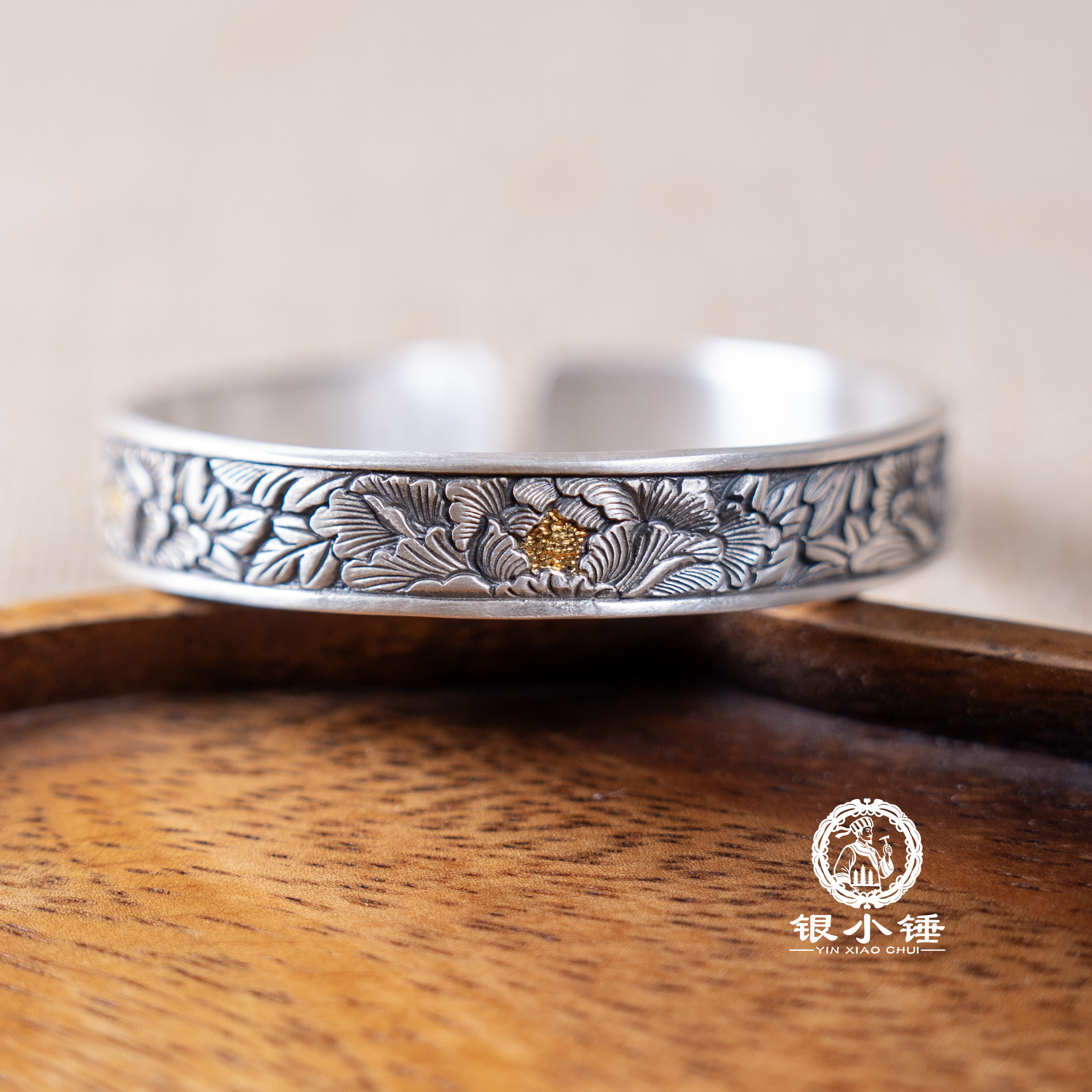 手工錾刻复古牡丹花999足银手镯