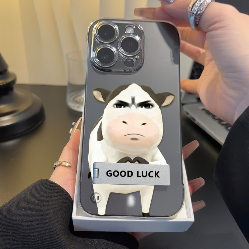 iPhone13卡通硬无边框17适用苹果16plus超薄14透明VIVOIQOO15创意红米TURBO5带支架12ProMax手机壳爱心草地牛