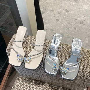 法式绝美水钻凉鞋女夏时r尚外穿夹趾一字带水晶中跟粗跟配裙凉拖