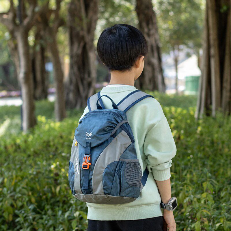 儿童户外小d背包男孩外出旅游双肩包轻便小学生书包旅行登山包春