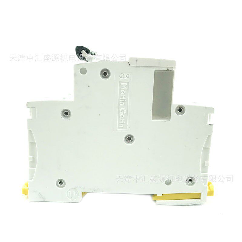 IC65N微型断路器A9F18301小型空气开关IC65N 3P C1A漏保