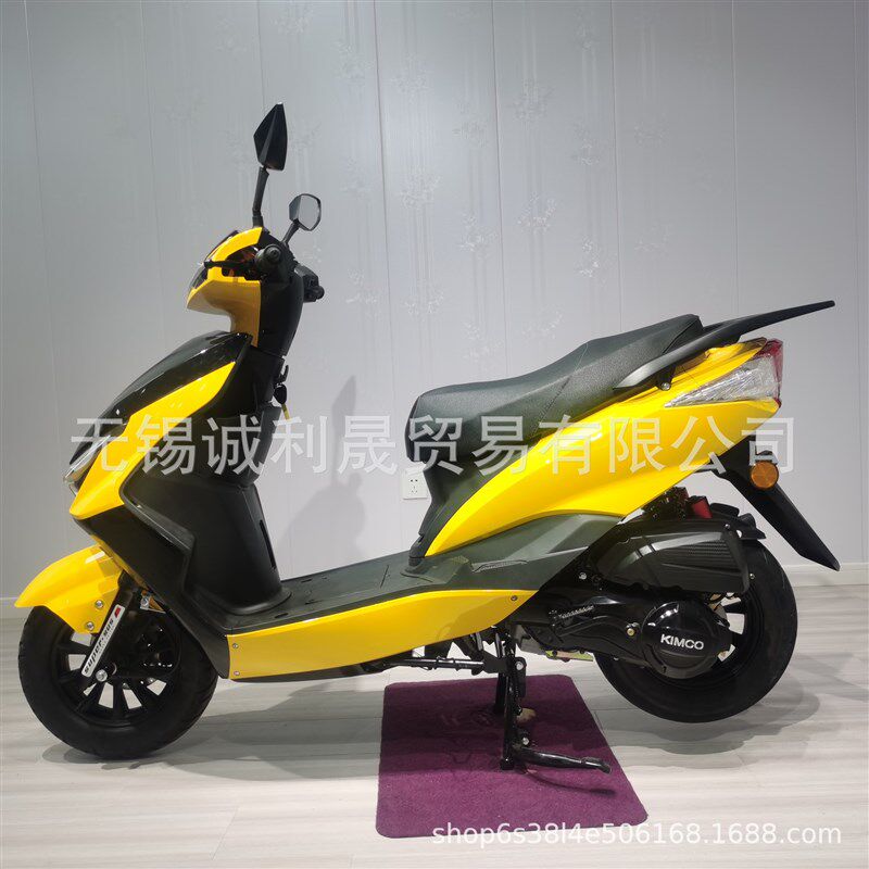 豪鹰踏板摩托车  电动燃油电动摩托车125CC 成人 踏板出口