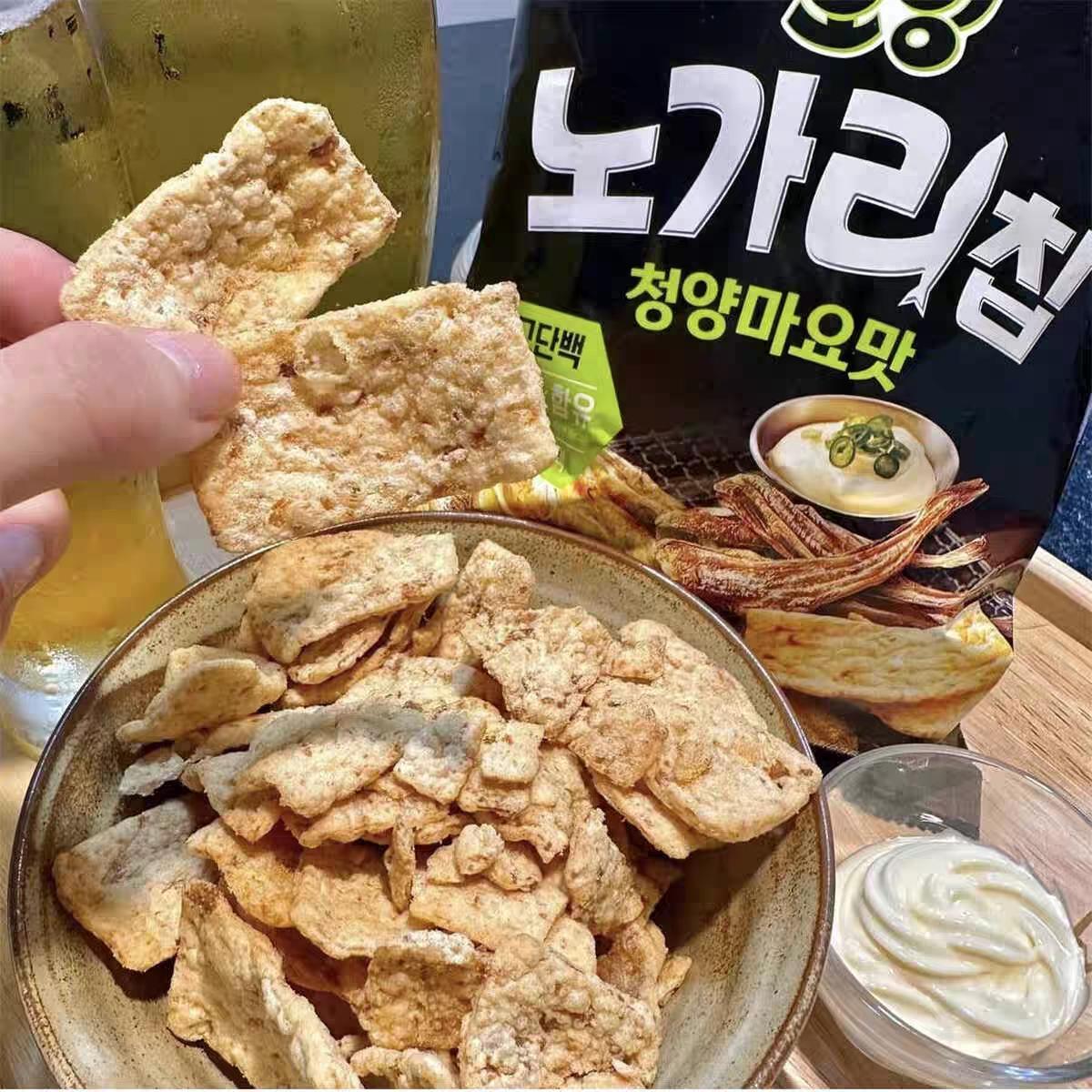 韩国原装进口乐天蛋黄酱辣味明太鱼脆片膨化薯片锅巴休闲追剧零食