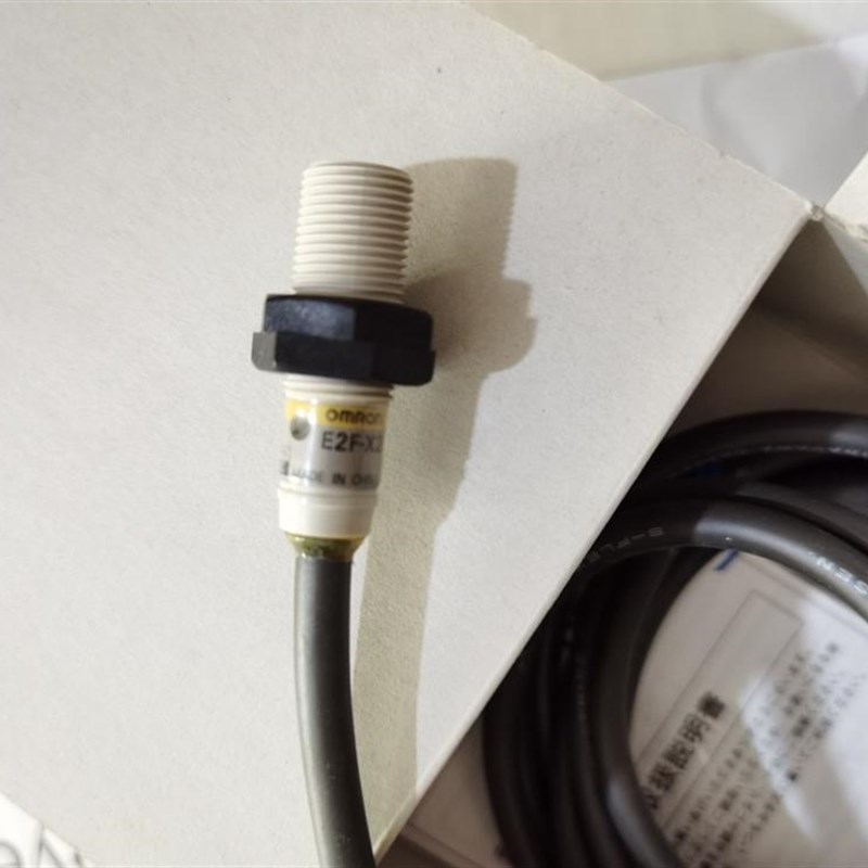 防水型接近开关 E2F-X2E25