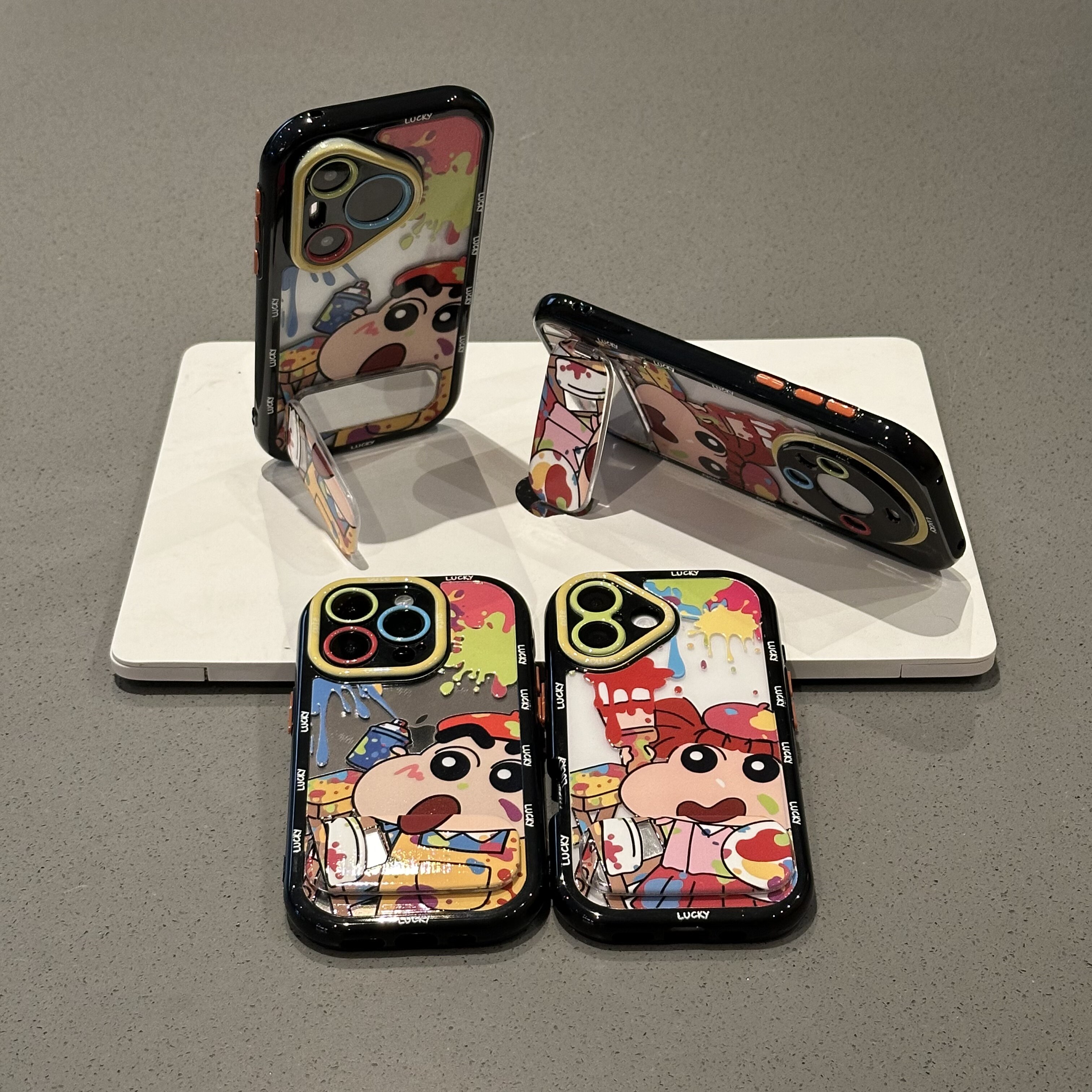 情侣油画涂鸦小新妮妮支架适用苹果16Pro手机壳iPhone15max小米14华为mate70pura80k60荣耀100vivox200nova13