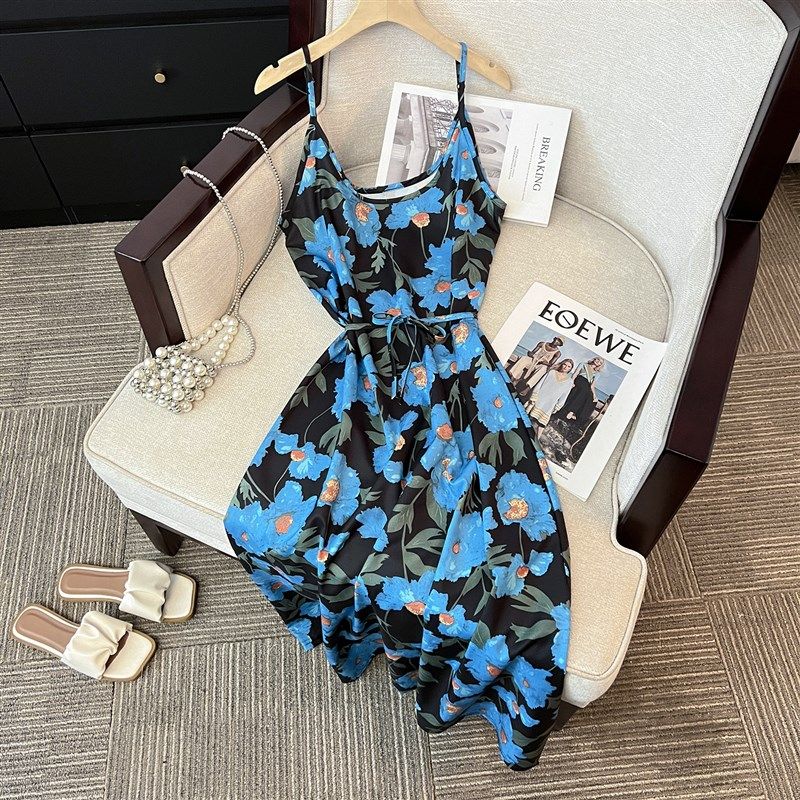 捡漏新款法式海边度假长裙质感高级感蓝色花色无袖吊带连衣裙女夏,女装/女士精品,真丝上装,淘宝优惠券,粉丝福利购,淘宝优惠卷