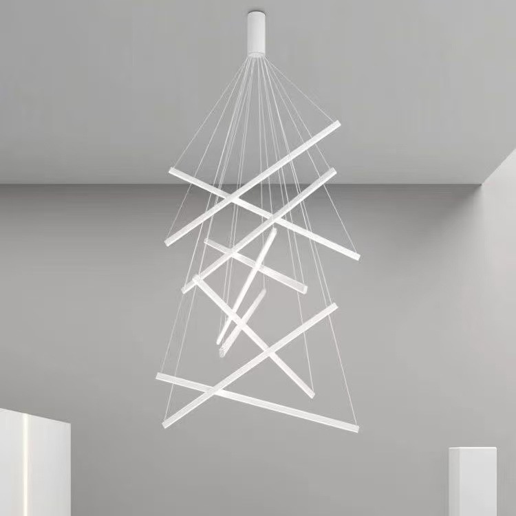 复式楼高层黑色大吊灯挑高铝材客厅长条一字吊灯公寓楼梯间吊灯