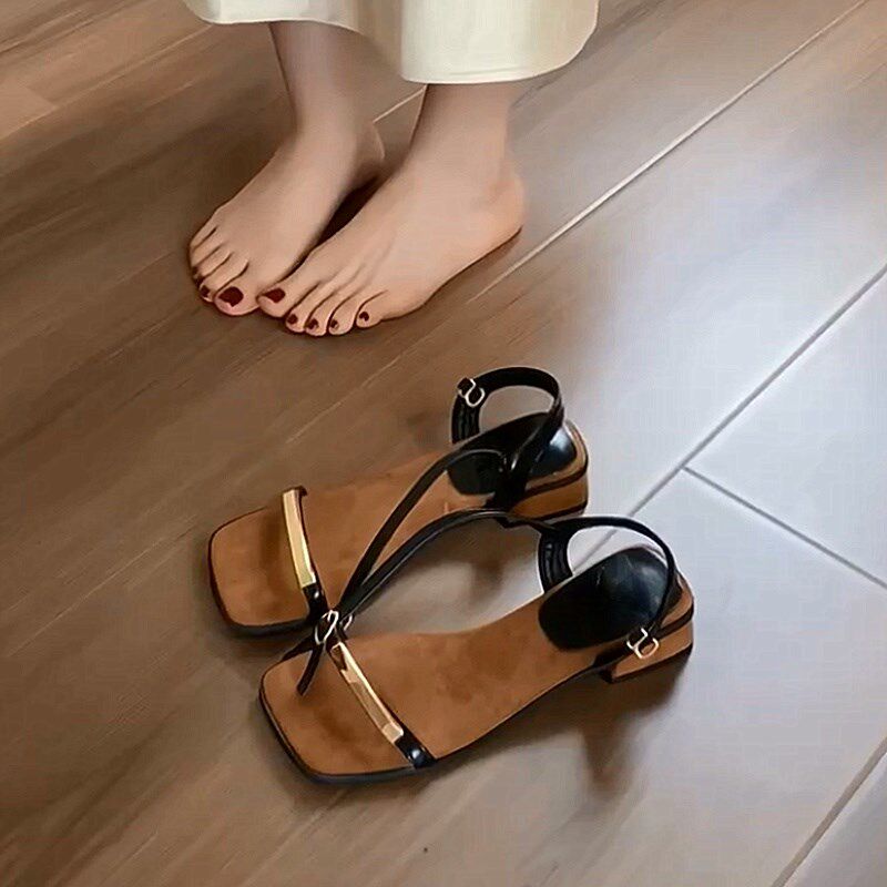 法式绝美凉鞋女夏季2026新款外穿低G跟一字扣带粗跟方头露趾罗马
