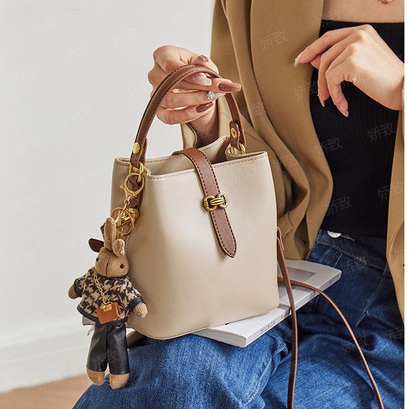 当季新品礼物包包2024t新款水桶包斜挎女包手提软皮高级女士小挎,箱包皮具/热销女包/男包,水桶包,淘宝优惠券,粉丝福利购,淘宝优惠卷