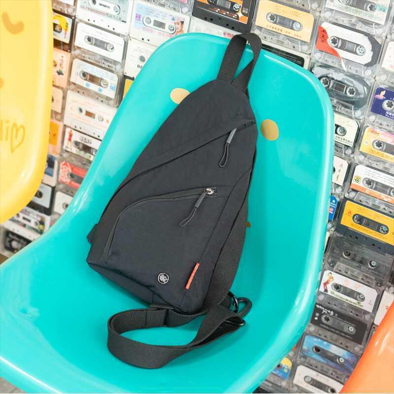 新品潮牌胸包男女手机斜挎