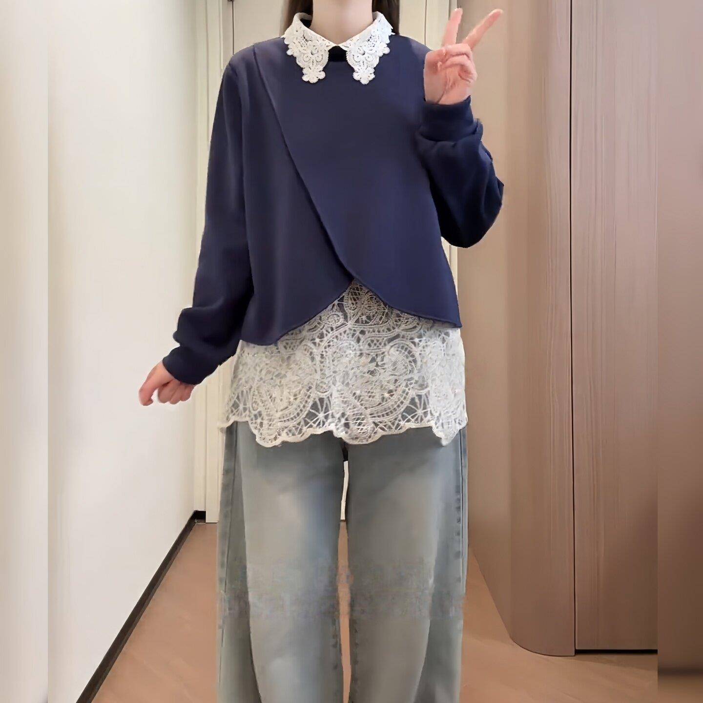 新品加绒加厚韩版娃娃领蕾丝钩花假两件卫衣减龄超好看上衣2026秋