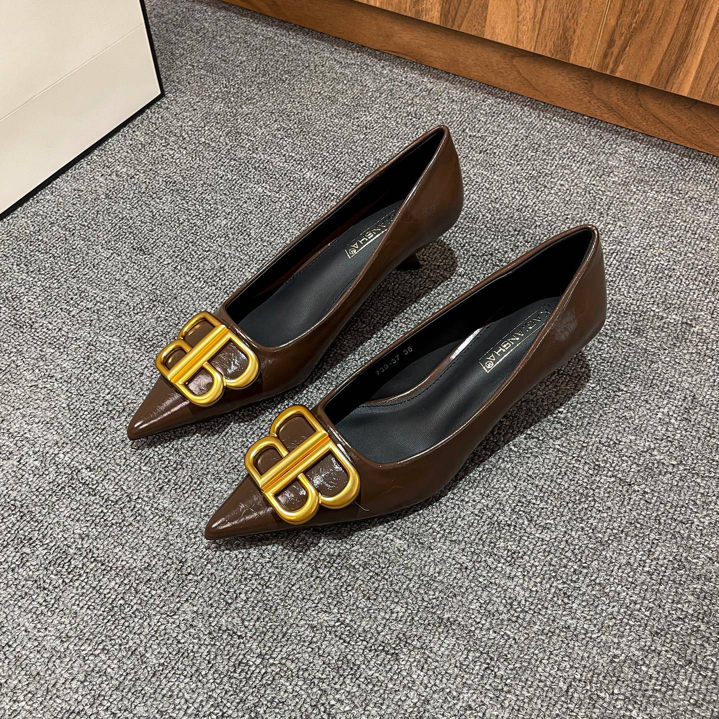 新品粗跟婚鞋女秀禾主婚纱两穿2026年新款新娘鞋不累脚孕妇水晶高
