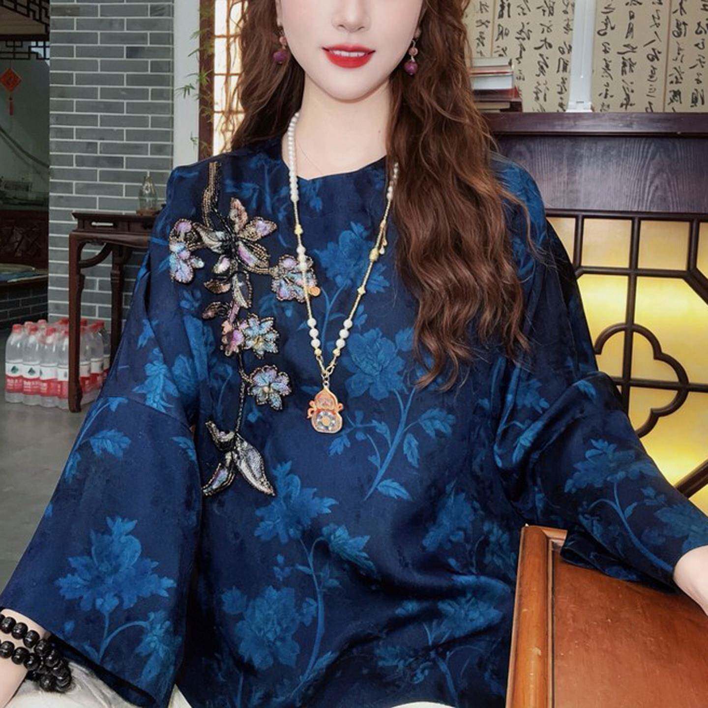 新品新中式国风藏蓝晕染刺绣钉珠七分袖宽松慵懒上衣女民族风娅娅