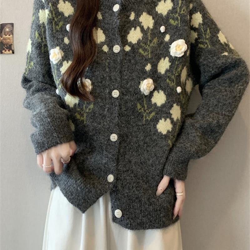 新品软糯立体花朵毛衣外套