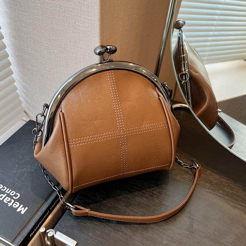 新品复古小众设计红色包包女式2025新款时尚流行单肩包链条斜挎贝