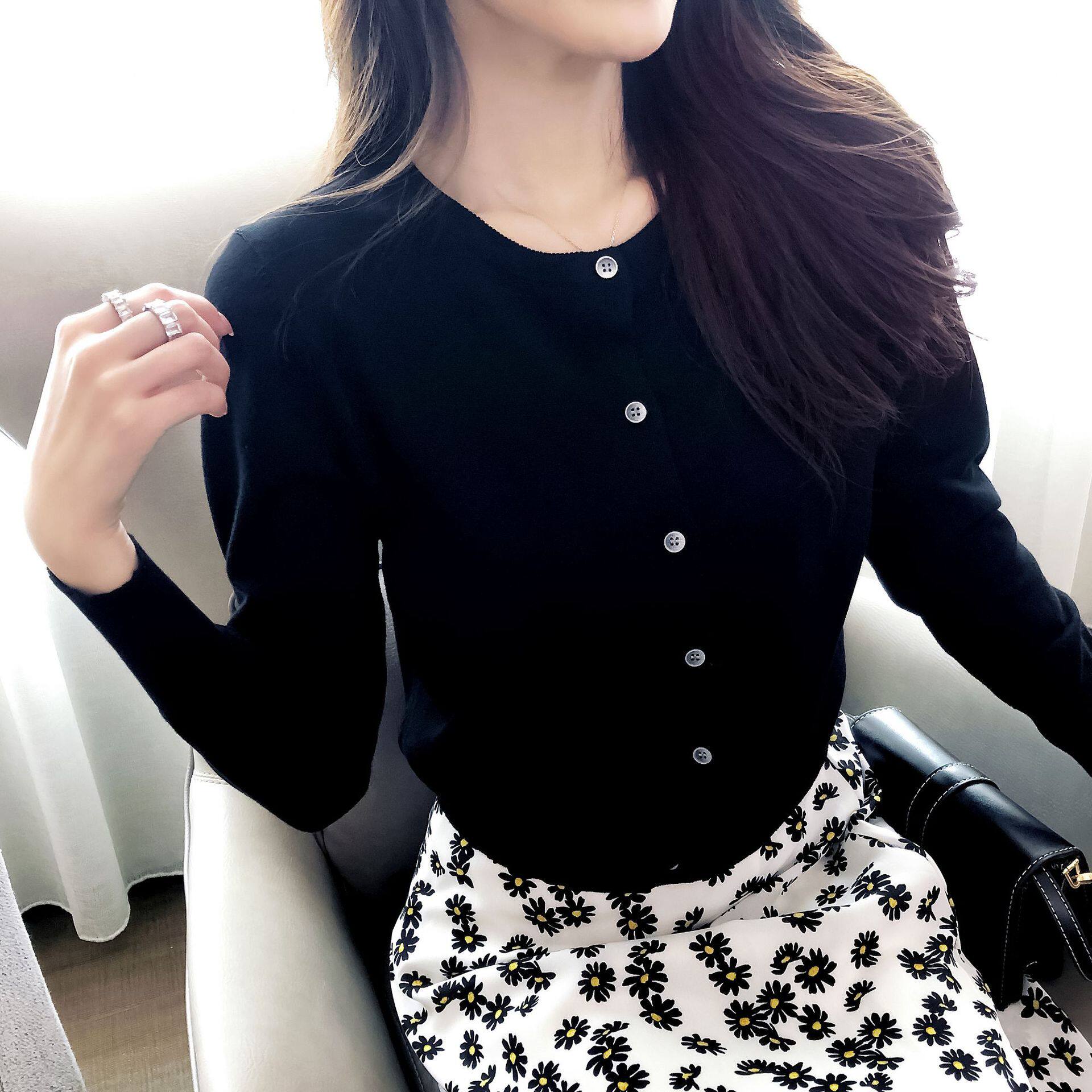 简约纯色百搭针织开衫女春秋收腰显瘦小V领毛衣外套短款外搭上衣