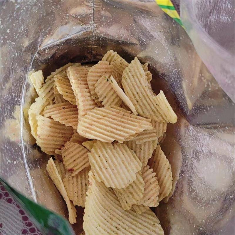 云南噜咪啦新品尝鲜至尊魔力香菜味&折耳根味45g薯片!噜咪啦