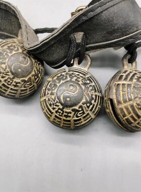 古玩铜器收藏仿古纯铜圆形双面太极八卦马铃铛一串摆件影视道具