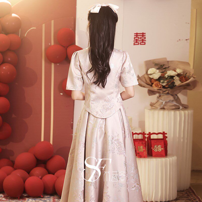 新娘敬酒服粉色2024新款高级感夏季订婚礼服裙女新中式结婚秀禾服