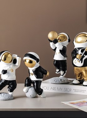 客厅电视柜儿童书房宇航员太空人摆件篮球音乐男孩桌面家居装饰品