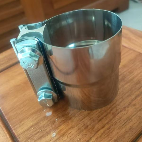异型管卡304半钢抛光处理不易生锈卡箍U型抱箍排气管卡箍卡扣夹子