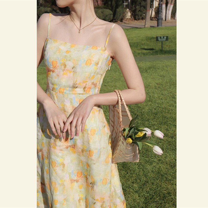 2024年新款女j气质鲜艳小裙子法式初恋甜美打底长裙碎花吊带连衣