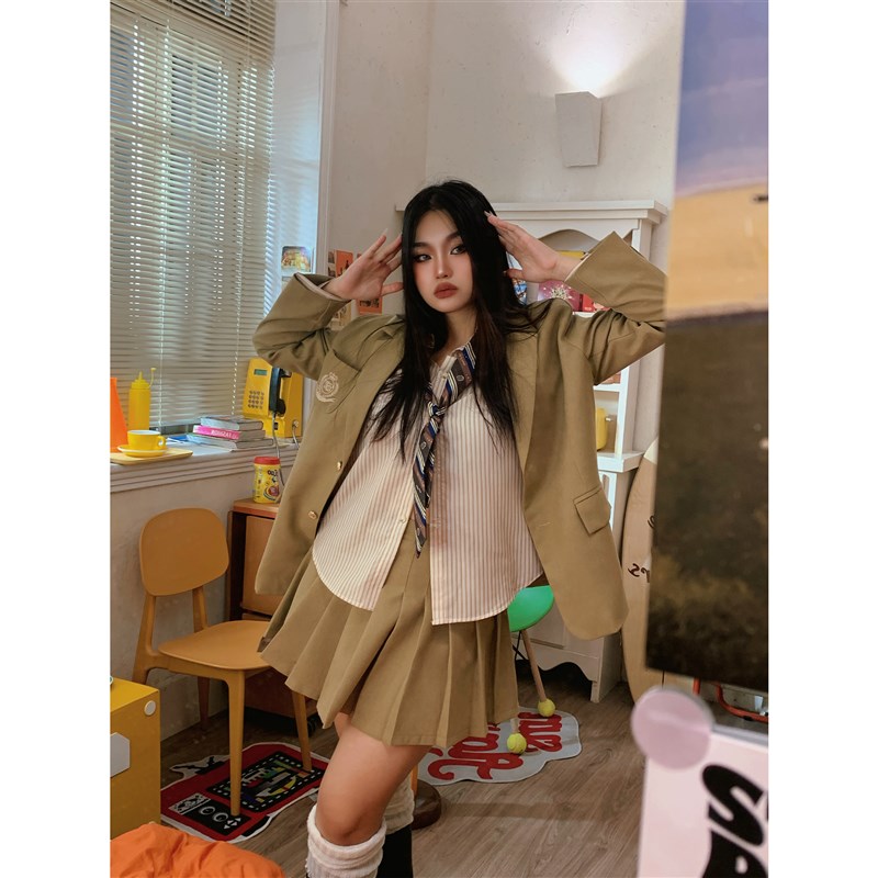 楠哥微胖套装裙女大码胖smm英伦学院风百搭宽松显瘦休闲西装三件