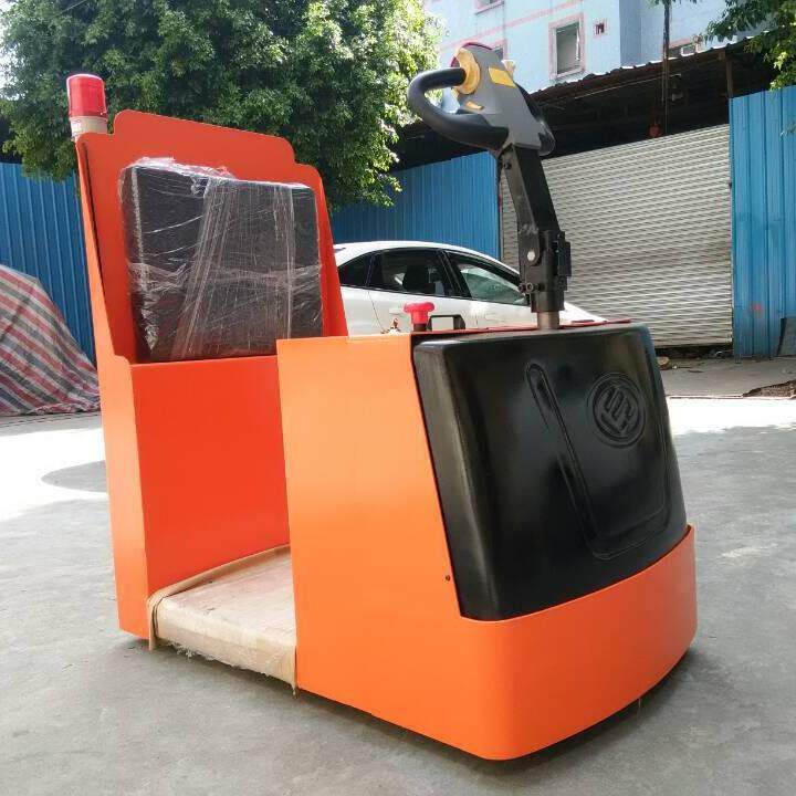 电动牵引车站驾式牵引车坐驾式牵引车