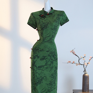 回娘家旗袍高端大气上档次绿色高级修身显瘦夏季新款妈妈年轻气质