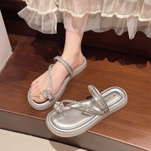 拖鞋女2025新款外穿夏t超火绝美不累脚凉拖高级感带钻两穿平底凉