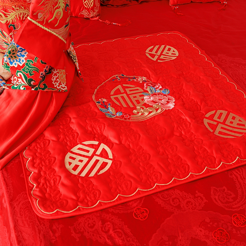 婚庆用品坐福垫新娘陪嫁坐福被结婚床上刺绣福垫婚房布置手工喜被