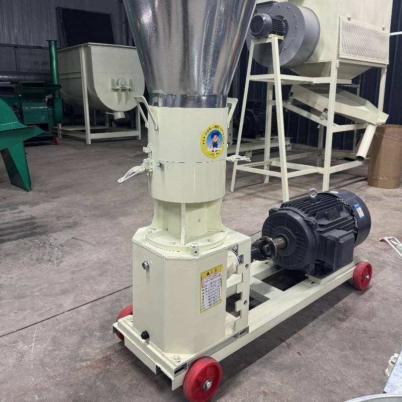 新款家畜家禽饲料颗粒机鱼虾海参饲料机兔羊干湿两用饲料压粒机