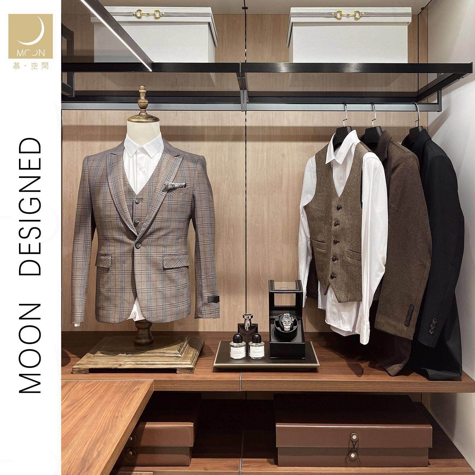 MOON慕空间样板房衣帽间衣柜软装搭配风衣手表卡其男士套装组合