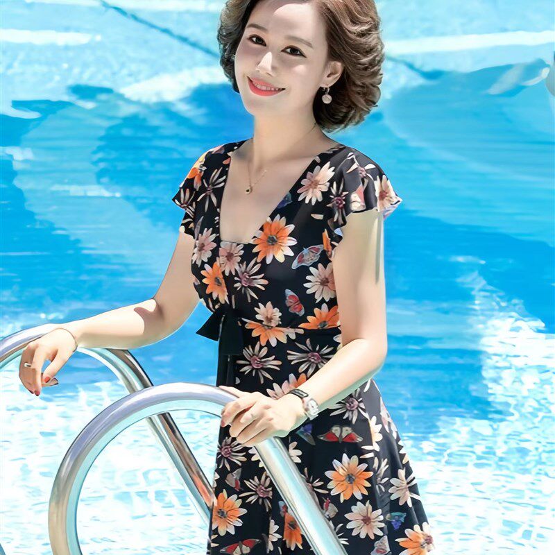 中老年泳衣女20j24新款遮肚显瘦大码保守分体裙式泡温泉妈妈游泳
