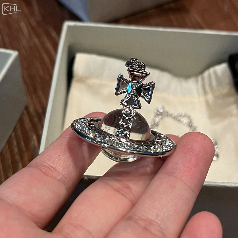西太后pina满钻铆钉土星项链