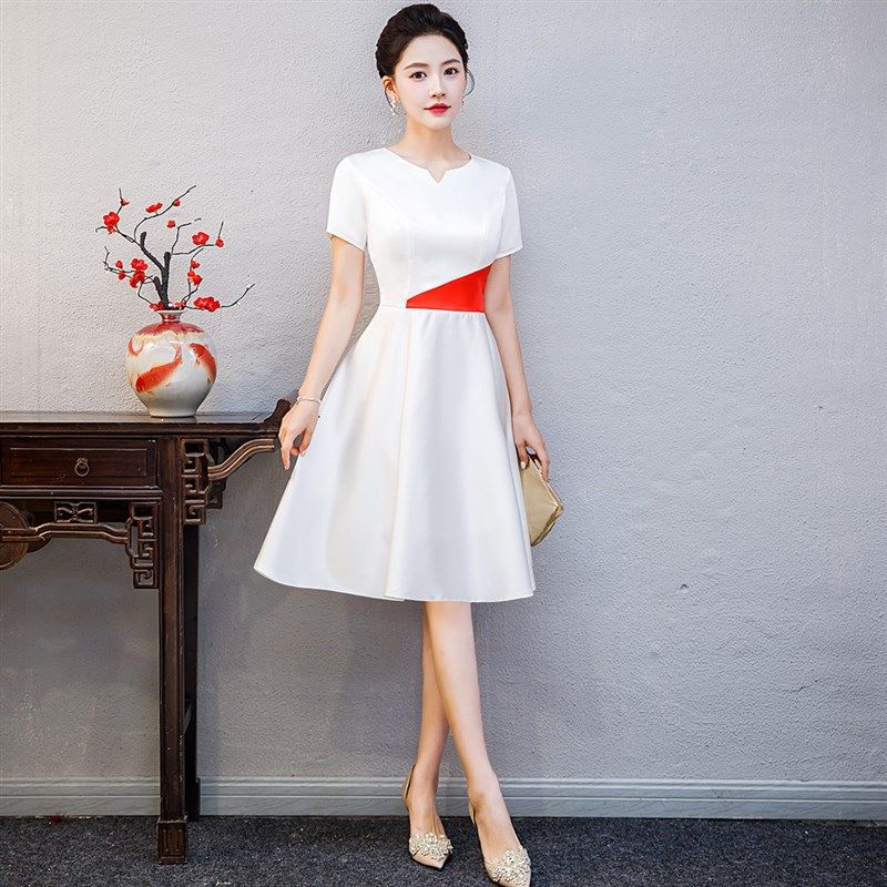 年会小礼服裙女白色礼仪服装颁奖演讲比赛朗诵合唱团演出服主持人