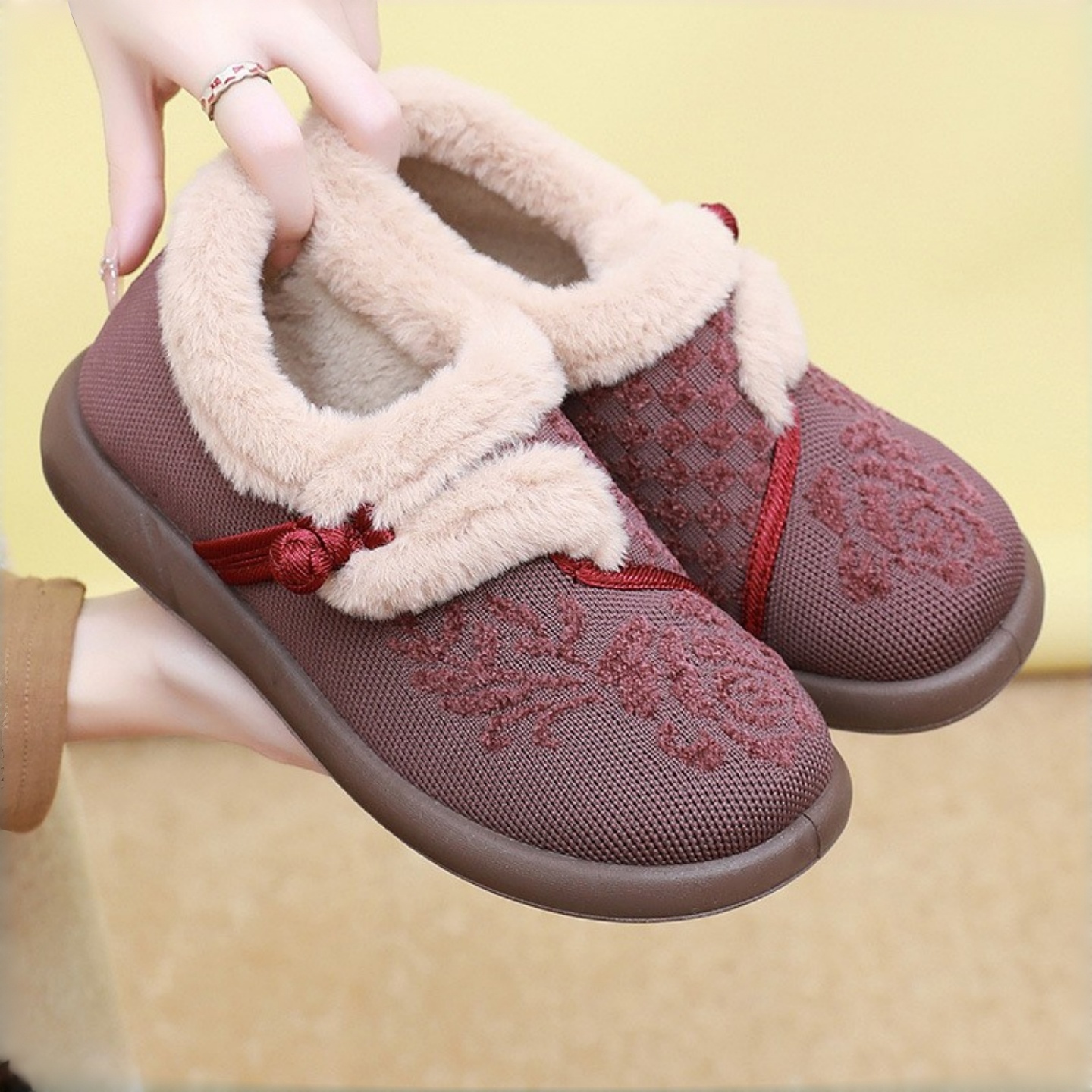 冬季新款老北京布鞋加绒加厚保暖