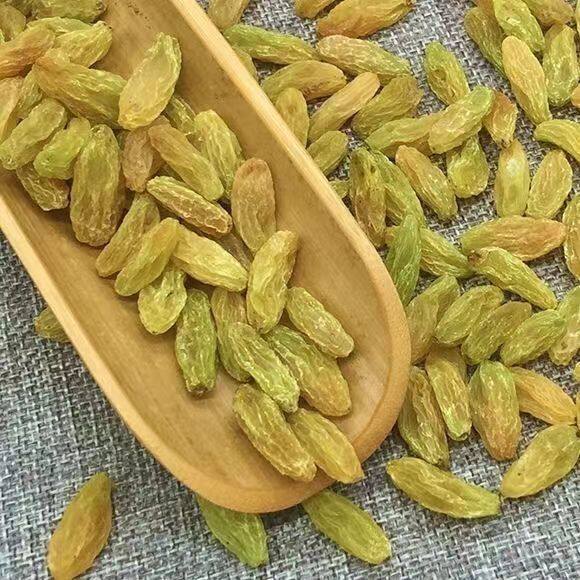 新货新疆葡萄干无核大颗粒葡萄干自然色酸甜葡萄干零食