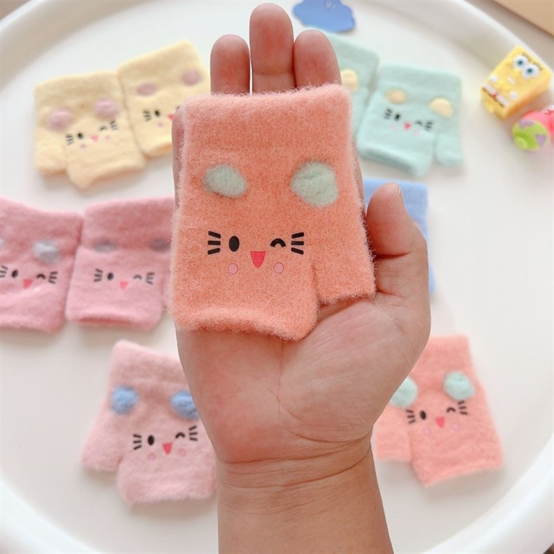 01岁小宝宝手套秋冬保暖地板爬行婴儿漏指冬季半岁女童半指手套