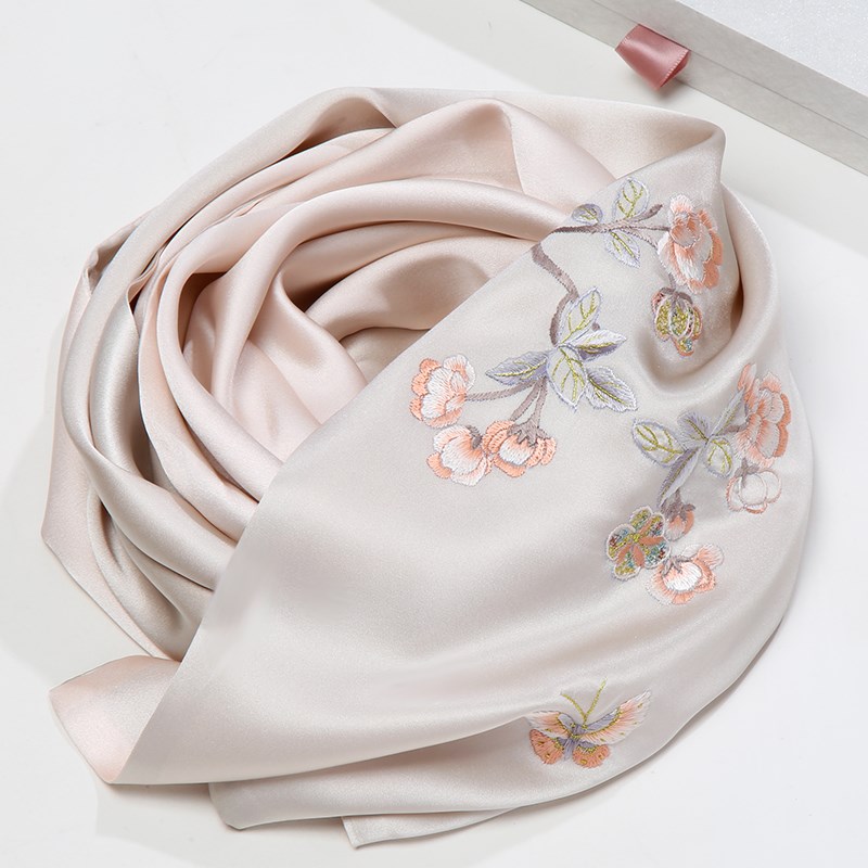 蜀绣真丝手工刺绣围巾民族风旗袍搭配新中式送妈妈送老外会议礼品