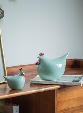 现代可爱生肖鸡陶瓷摆件招财办公室客厅桌面创意新中式同事装饰品