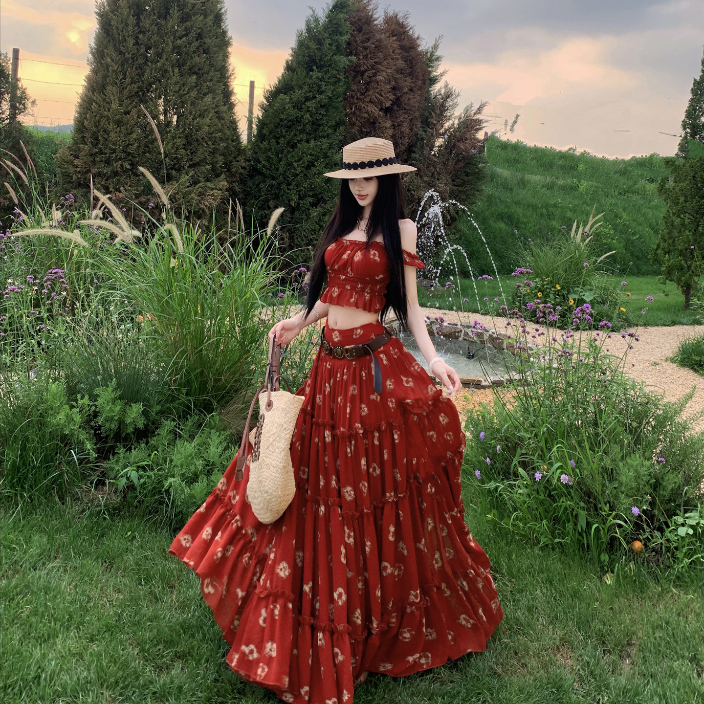 2026百搭款复古红色印花开衫+一字肩上衣+半身裙旅游套装