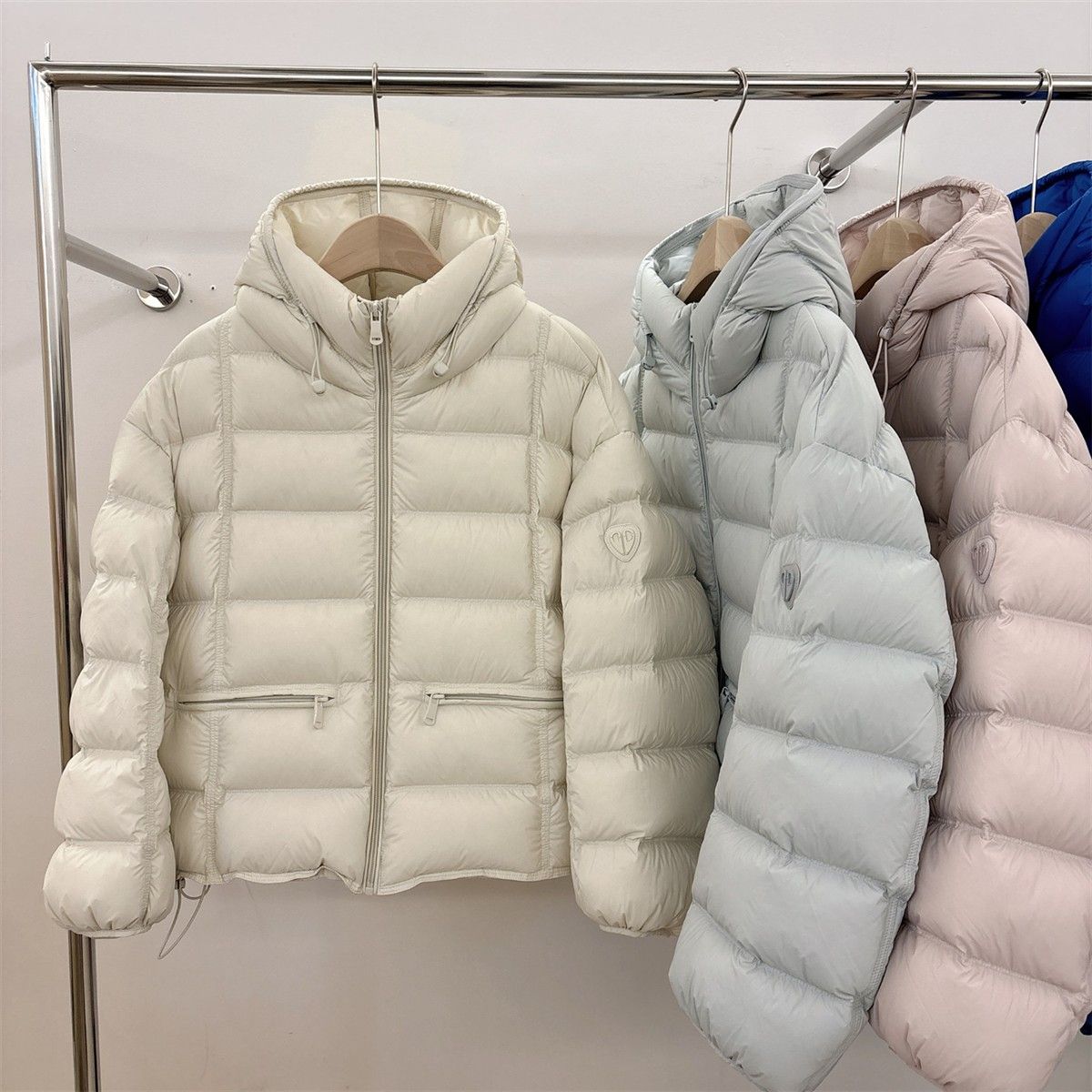 剪刀云朵连帽排骨棉服女冬新款轻薄小个子短款户外休闲保暖外套