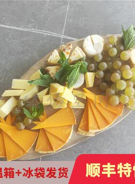 奶酪拼盘一站齐。米莫莱特、牛乳多多、布里、水果奶酪、香草高达