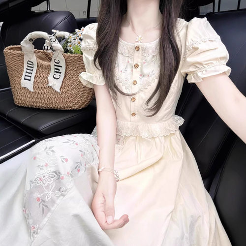 法式甜美碎花连衣裙女夏季森系温柔风设计感公主裙蕾丝收腰长裙子