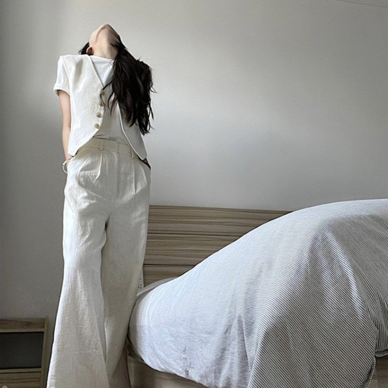 法式套装女夏季气质V领西装马甲短袖T恤宽松阔腿裤冷淡系三件套女