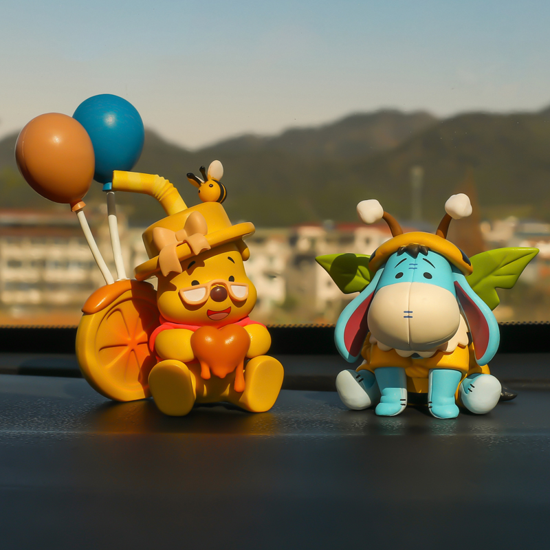 2023新款汽车摆件维尼熊卡通车载车内饰仪表台男女网红用品大全