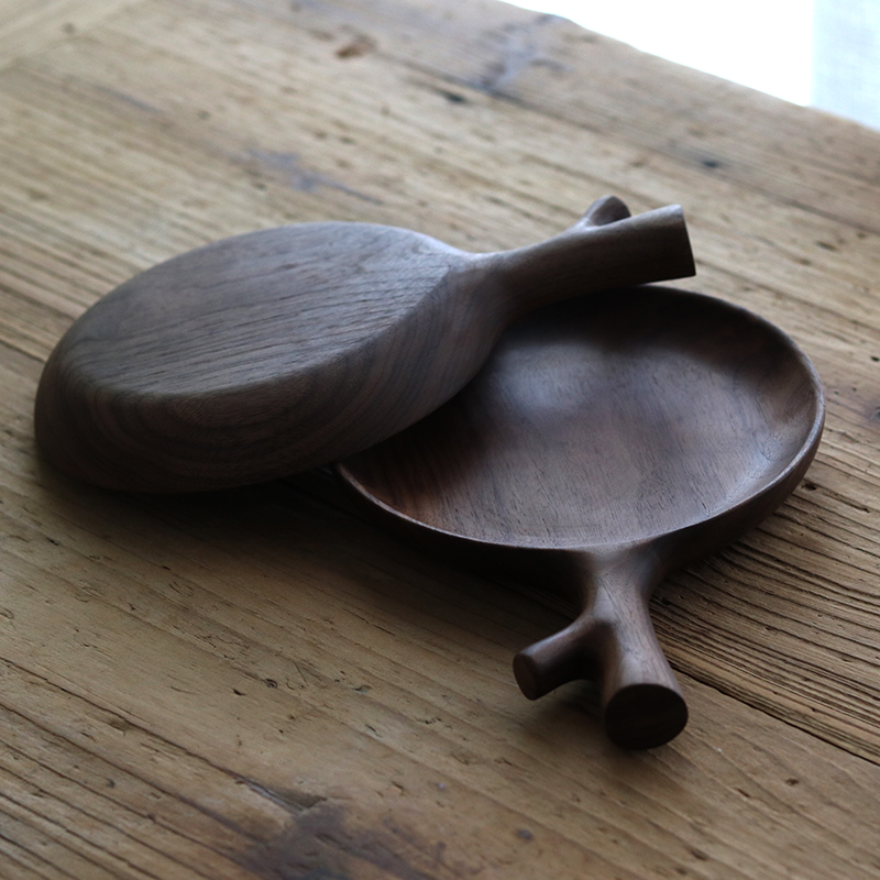 日式黑胡桃木盘子复古风木质果盘圆形餐盘点心盘实木手柄托盘家用