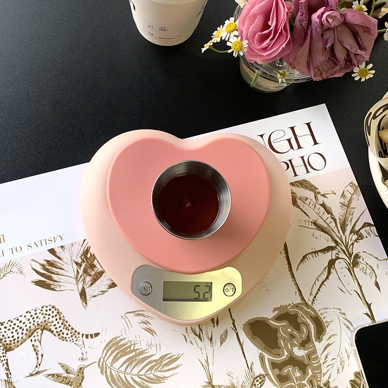小型心形电子秤厨房烘焙高精度电子称家用克重做糕点面粉秤小秤数