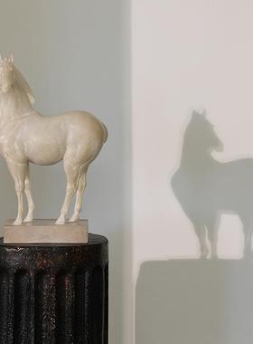 形上白马之韵唐马招财马家居饰品白色马客厅酒店装饰中式复古摆件